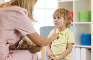 enfant de suivre les règles