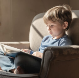 découvrez un livre réconfortant qui aide les enfants à comprendre et à vivre le deuil à travers des histoires douces et apaisantes.