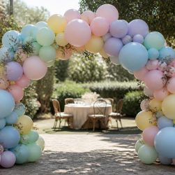 sublimez votre événement avec une arche de ballons pastel pour un décor chic et convivial, créant une ambiance mémorable et festive.