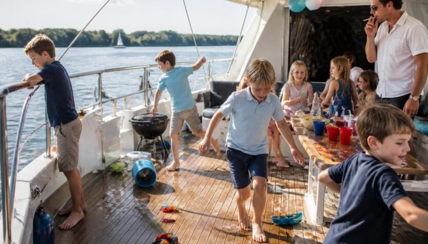 découvrez les erreurs courantes à éviter lors de l'organisation d'une fête pour enfants sur un bateau en location pour garantir sécurité et amusement.