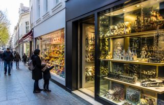 découvrez notre comparatif des magasins de jouets à vitrolles pour trouver le meilleur rapport qualité-prix et faire le bonheur des enfants.