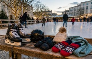 découvrez les équipements indispensables pour profiter pleinement de la patinoire de saintes : patins confortables, vêtements adaptés et accessoires de sécurité pour une expérience inoubliable sur glace.